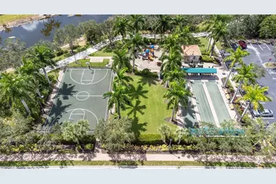 28037 Umiak Ct, Bonita Springs, FL 34135 - Photo 31