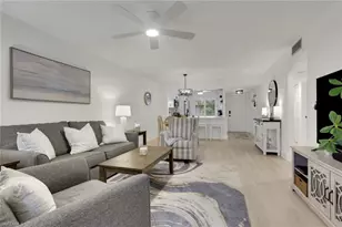 1025 Foxfire Ln, Naples, FL 34104 - Photo 15