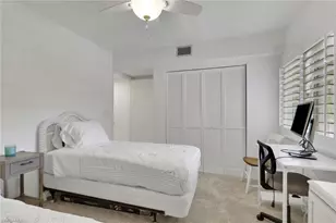 1025 Foxfire Ln, Naples, FL 34104 - Photo 23