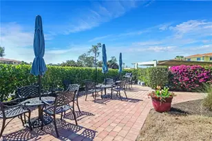 1025 Foxfire Ln, Naples, FL 34104 - Photo 29