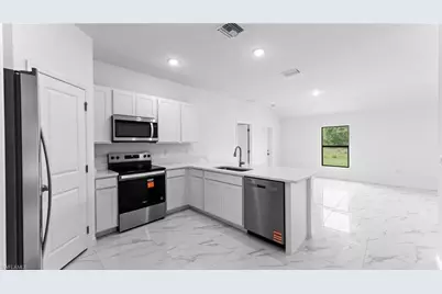 940 Danube St, Lehigh Acres, FL 33974 - Photo 7