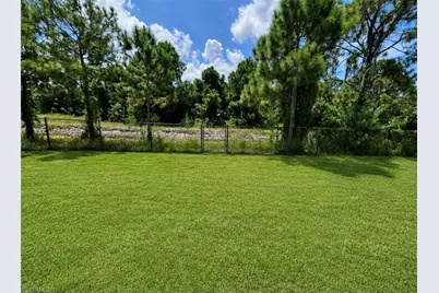 766 Chemstrand St E, Lehigh Acres, FL 33974 - Photo 17