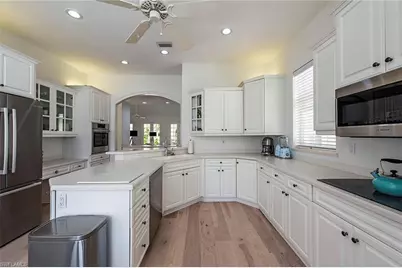 860 7th St S, Naples, FL 34102 - Photo 5
