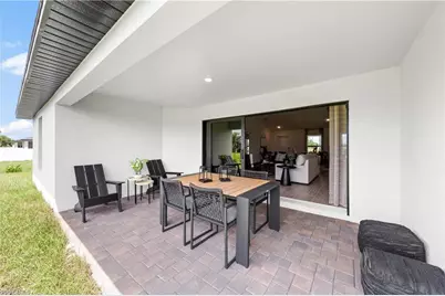 1315 NE 9th Pl, Cape Coral, FL 33909 - Photo 15