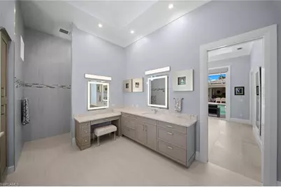 665 10th St N, Naples, FL 34102 - Photo 17