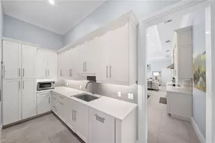 665 10th St N, Naples, FL 34102 - Photo 7