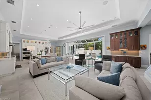 665 10th St N, Naples, FL 34102 - Photo 11