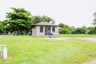 3210 22nd Ave NE, Naples, FL 34120 - Photo 5