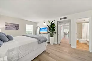 280 4th St S, Naples, FL 34102 - Photo 17