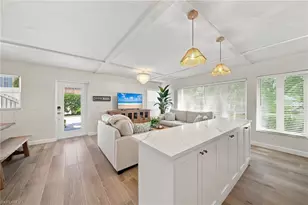 280 4th St S, Naples, FL 34102 - Photo 9