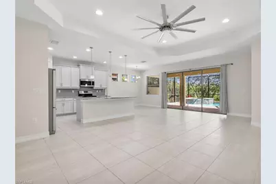 16382 Barclay Ct, Naples, FL 34110 - Photo 9