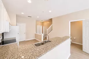 912 Hampton Cir, Naples, FL 34105 - Photo 5