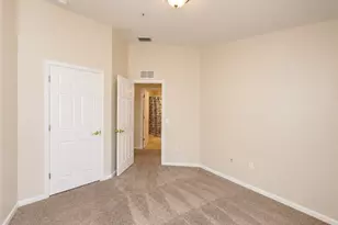 912 Hampton Cir, Naples, FL 34105 - Photo 13