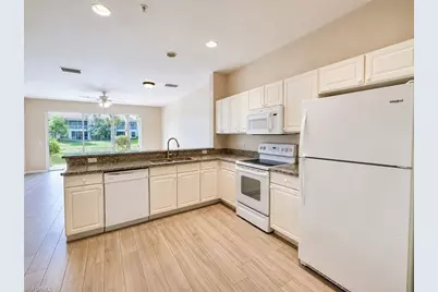 912 Hampton Cir #92, Naples, FL 34105 - Photo 3