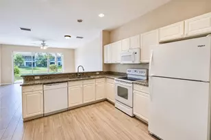 912 Hampton Cir, Naples, FL 34105 - Photo 3