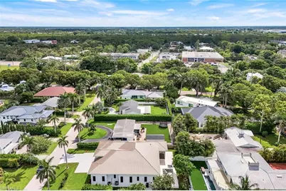 1248 13th Ave N, Naples, FL 34102 - Photo 3