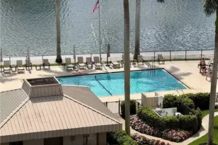 11118 Gulf Shore Dr, Naples, FL 34108 - Photo 21