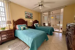 11118 Gulf Shore Dr, Naples, FL 34108 - Photo 11