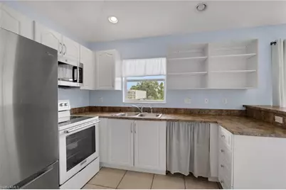 3890 68th Ave NE, Naples, FL 34120 - Photo 9