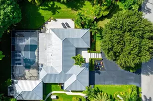 1390 Mandarin Rd, Naples, FL 34102 - Photo 3