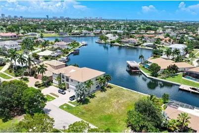 1674 Briarwood Ct, Marco Island, FL 34145 - Photo 7
