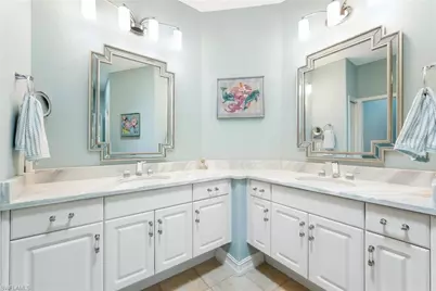 682 Catamaran Ct, Naples, FL 34110 - Photo 11