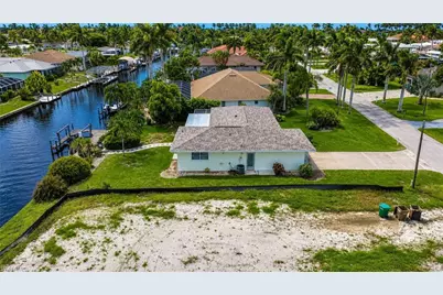 5219 Seminole Ct S, Cape Coral, FL 33904 - Photo 5