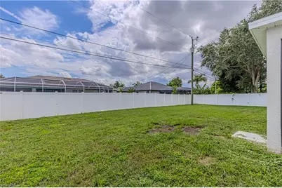 819 SW 14th Pl, Cape Coral, FL 33991 - Photo 21