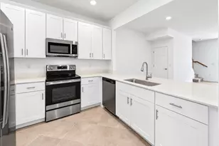 2893 Citrus St, Naples, FL 34120 - Photo 3
