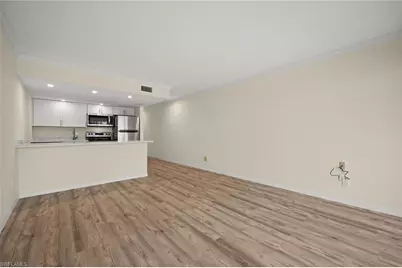 260 Southbay Dr #207, Naples, FL 34108 - Photo 5