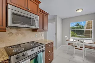 145 Robin Hood Cir, Naples, FL 34104 - Photo 9