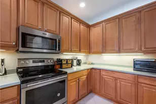 3911 Aurora Ct, Naples, FL 34116 - Photo 7