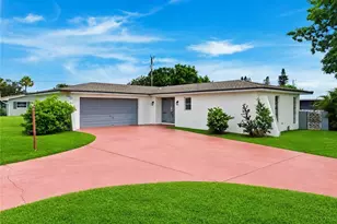 1681 Country Club Pkwy, Lehigh Acres, FL 33936 - Photo 1