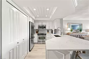 9103 Vanderbilt Dr, Naples, FL 34108 - Photo 7