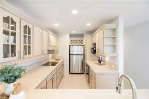 2011 Gulf Shore Blvd N, Naples, FL 34102 - Photo 11