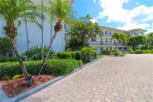 41 High Point Cir S, Naples, FL 34103 - Photo 37