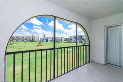 41 High Point Cir S #303, Naples, FL 34103 - Photo 9