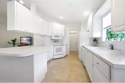 7405 Emilia Ln, Naples, FL 34114 - Photo 9