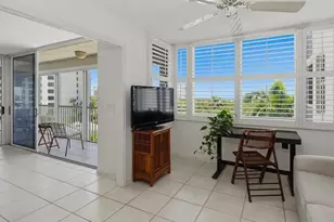 5550 Heron Point Dr, Naples, FL 34108 - Photo 9