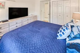 6910 Satinleaf Rd N, Naples, FL 34109 - Photo 19