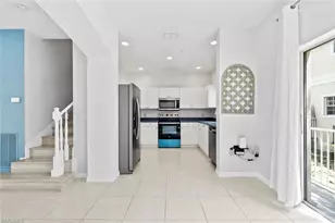3308 Lisa Ln, Naples, FL 34109 - Photo 9