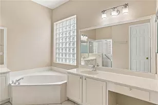 357 Harvard Ln, Naples, FL 34104 - Photo 29