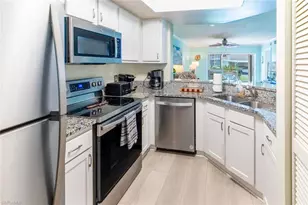 774 Wiggins Lake Dr, Naples, FL 34110 - Photo 7