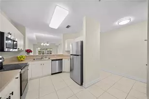 7804 Regal Heron Cir, Naples, FL 34104 - Photo 5