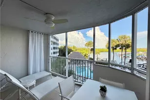 12945 Vanderbilt Dr, Naples, FL 34110 - Photo 13