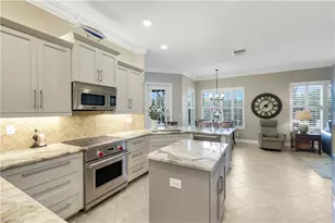8223 Potomac Ln, Naples, FL 34104 - Photo 7
