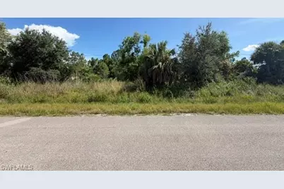 512 47th Ave NE, Naples, FL 34120 - Photo 1