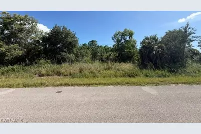 512 47th Ave NE, Naples, FL 34120 - Photo 3