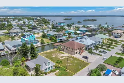 185 Egret St, Fort Myers Beach, FL 33931 - Photo 1
