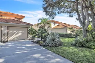 250 Robin Hood Cir, Naples, FL 34104 - Photo 3